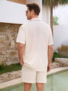 Manfinity VDAYZ Men's Solid Color Short Sleeve Shirt And Drawstring Waist Shorts Beach Set Men Cream Two Piece Set Mens Vacation Outfit Men Two Piece Set Beige Two Piece Set Men Men Resort Wear - Beige - View 2