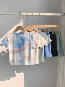 SHEIN Bộ quần áo hè 6 món cho trẻ em, mua 2 tặng 1. Bao gồm: Áo thun cổ tròn tay ngắn kiểu dáng thoải mái, áo thun dệt kim cổ tròn tay ngắn họa tiết cây dừa nhuộm màu rộng rãi, quần short. Bộ 6 món phù hợp cho đi làm, đi học, mặc hàng ngày, hoạt động ngoài trời, mùa xuân/hè, kỳ nghỉ biển. - Nhiều màu - Xem 2