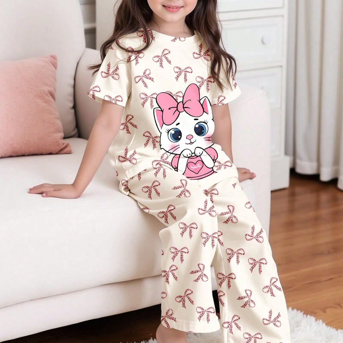 Blanco crema y rosa crema, estampado de gato lindo, conjunto de top de manga corta de cuello redondo y pantalones de ajuste delgado para niñas jóven