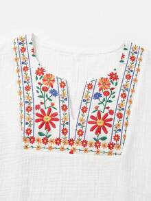 Linhara Plus Size Summer Vacation Floral Embroidery Notched Neck Textured Short Sleeve Shirt - White - View 4