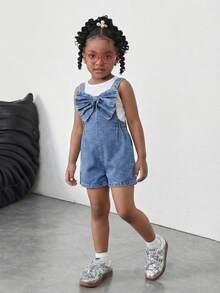 SHEIN Bộ áo liền quần denim dáng rộng dễ thương cho bé gái với nơ 3D. - Rửa trung bình - Xem 3