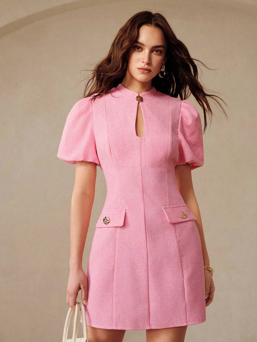 Aveloria Rosie Đầm ôm sát tay phồng giả túi bằng chiffon với cúc hoa hồng kim loại, đầm ngắn tay phồng màu hồng. - Hồng - Xem 1