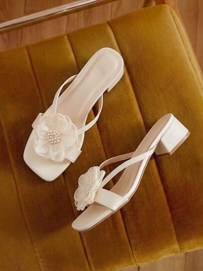 Giày sandal cao gót hở mũi đế dày, đính hoa ngọc trai, kiểu Pháp mới mùa Xuân/Hè 2026 dành cho nữ, thời trang và đa năng.