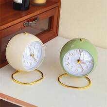 1 Pieza Reloj Despertador Retro Nórdico, Silencioso y Simple de Mesa de Noche, con Luz Nocturna, Carcasa Metálica Adecuada para Personas que Duermen Profundamente. Reloj de Escritorio/Mesilla Minimalista, Reloj de Puntero Luminoso Silencioso para Estudiantes, Decoración Escolar o Dormitorio - Multicolor - Ver 10