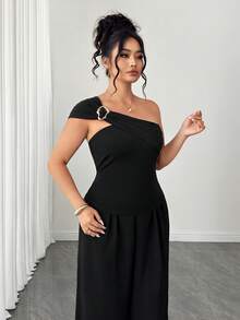 SHEIN Clasi Setelan Kasual 2 Potong Wanita Ukuran Besar Warna Polos dengan Hiasan Logam di Bahu dan Celana Panjang Lebar, Cocok untuk Olahraga, Musim Panas, Warna Cokelat. - Hitam - View 5