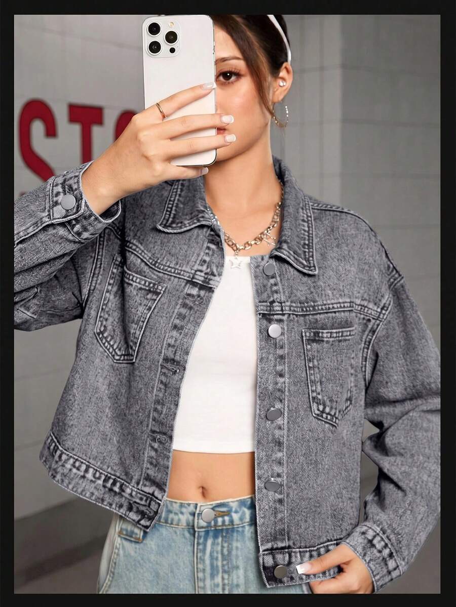 SHEIN 少女休闲牛仔外套,柔软棉质,宽松版型,时尚百搭,舒适百搭,简约百搭风格,前口袋设计,休闲版型,经典浅灰色,适合日常穿着和度假,四季皆宜。 - 淺灰色 - 查看 1