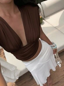 Aloruh 女士优雅性感可爱纯休闲浪漫度假深V领露背系带短袖T恤，夏季 - 咖啡棕 - 查看 4