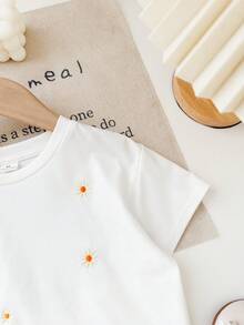 SHEIN LMoss Kids Young Girl Embroidered Loose Fit Crew Neck Casual T-Shirt - White - View 6