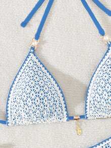 Swim Mod Bolso triangular sexy con decoración de perlas y flor de concha calada de unicolor para mujer - Neblina azul - Ver 4