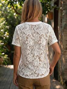 3D Realistic Lace Flower Print Round Neck T-Shirt - Multicolor - View 2