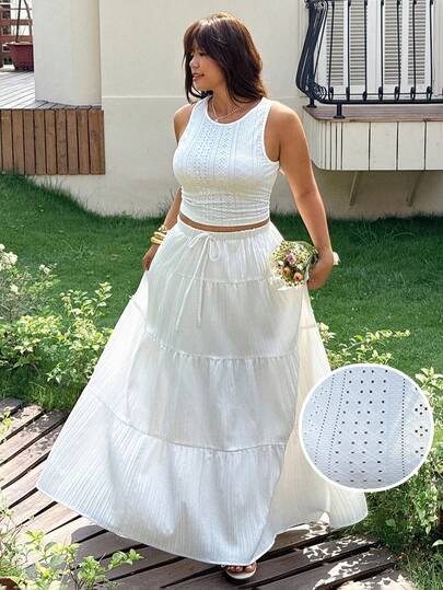 GalTyme Bộ đồ 2 món thanh lịch dành cho nữ cỡ lớn, gồm áo hai dây khoét lỗ và chân váy thắt eo.