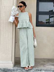 SHEIN PETITE CURVE Trang phục mùa hè phong cách Boho Chic cỡ lớn dành cho phụ nữ năm 2025: Áo không tay hở lưng kẻ caro màu xanh bạc hà với viền bèo nhún và quần ống rộng - Bộ đồ hai mảnh thoải mái cho kỳ nghỉ, lễ hội, khu nghỉ dưỡng biển với chất liệu thoáng khí như vải lanh, bộ đồ mùa hè, thích hợp cho Giáng sinh và các dịp lễ khác. - Nhiều màu - Xem 3