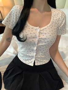 DAZY 女士花卉纽扣设计短袖休闲T恤 - 杏色 - 查看 4