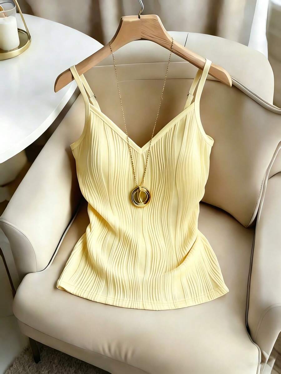 SHEIN LUNE 女款春夏新款淡黃色紋理面料修身細肩帶背心,適合外出、室內居家、日常通勤、日常穿著、節慶,端莊大方 - 淡黃色 - 查看 1