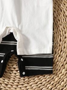 SHEIN 2件套幼儿可爱休闲撞色条纹翻领纽扣短袖印花连体衣 - 黑與白 - 查看 9