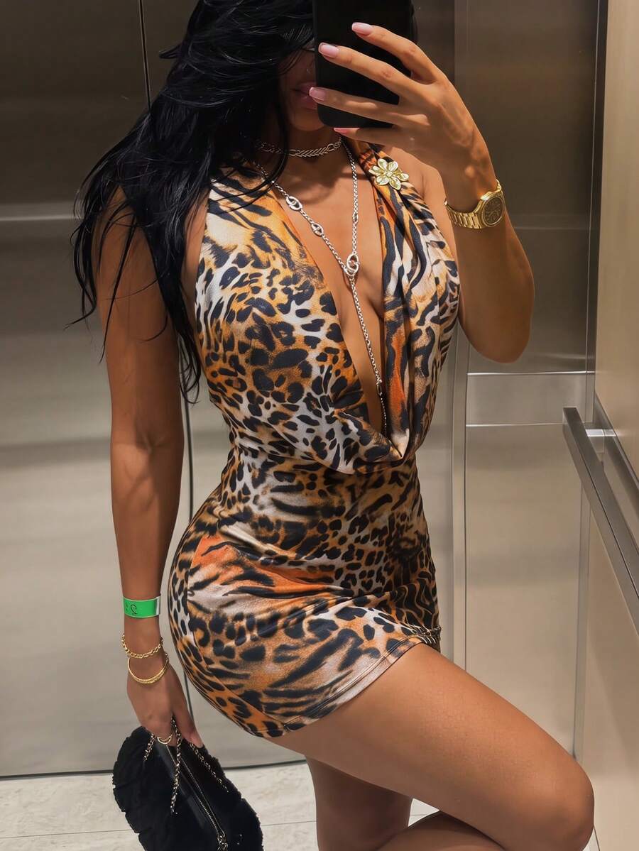 SHEIN SXY 性感花卉印花金属装饰低胸露背连衣裙