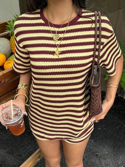 SHEIN EZwear Conjunto informal de 2 piezas de top de manga corta de cuello redondo y shorts de punto a rayas de colores para mujer