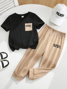 SHEIN 2件套男童印花黑色短袖T恤和米色工装裤休闲套装，春夏款 - 彩色 - 查看 4