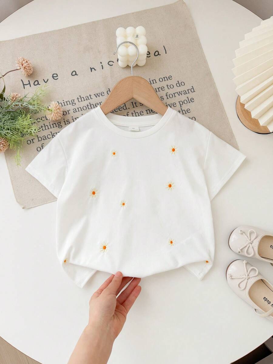 SHEIN LMoss Kids Young Girl Embroidered Loose Fit Crew Neck Casual T-Shirt - White - View 1