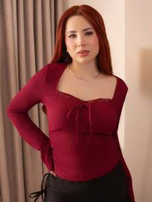 SHEIN Sweetro 女士万圣节、感恩节、新年、派对、通勤、日常、旅行、度假皆宜。红色紧身上衣，酒红色纹理蕾丝饰边蝴蝶结设计喇叭袖弹力T恤，春/秋/冬季款。 - 酒紅色 - 查看 4