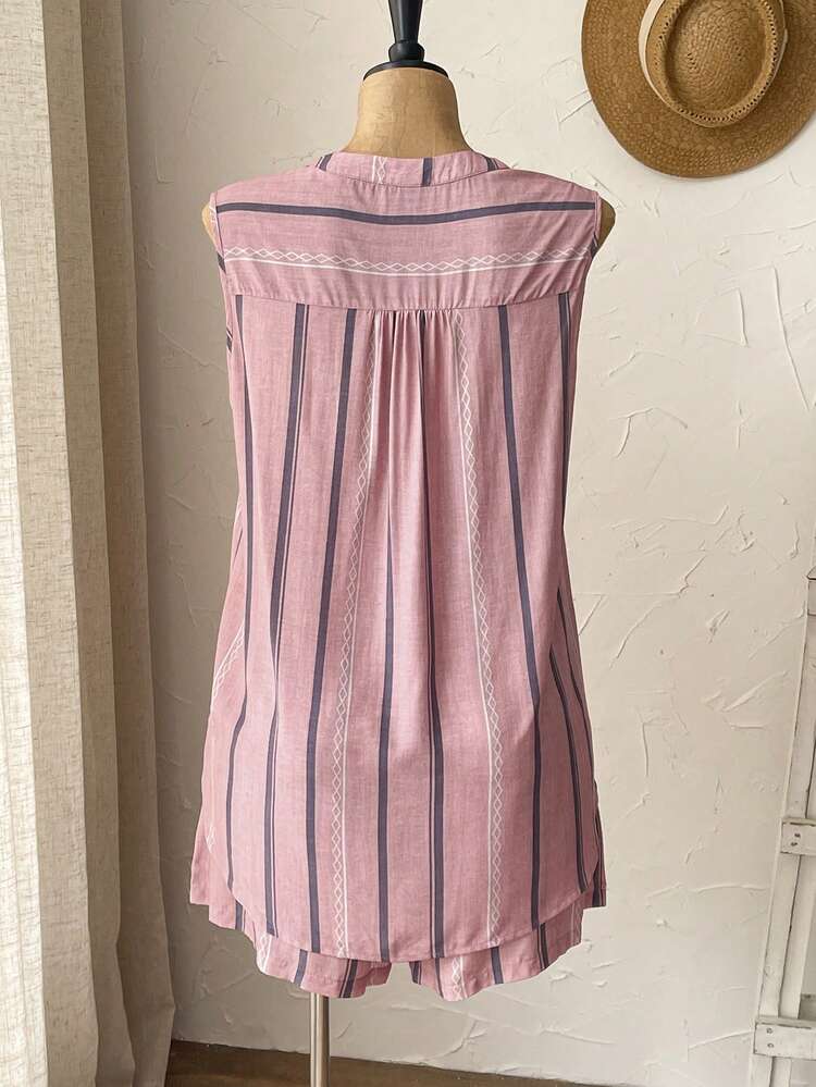 Plus Size Women V-Neck Striped Top And Shorts Casual 2 Piece Set Summer Summer Outfit For Women Festival Outfits For Women Beach Outfits For Women Vacation Outfits Women Holiday Outfits  For Women Country Concert Outfit Casual Sets For Women
