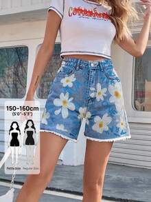 SHEIN PETITE Shorts de mezclilla con estampado floral y dobladillo deshilachado, bolsillos laterales, para mujeres de talla pequeña, estilo casual de verano - Lavado ligero - Ver 1