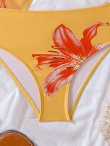 SHEIN Conjunto de bikini de 3 piezas para adolescentes, top triangular de halter floral negro, Bottom triangular, pareo, traje de baño elegante y casual adecuado para nadar, vacaciones, verano - Naranja - Ver 3