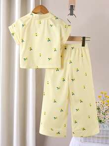 SHEIN Playful Pals Young Girl Summer Lemon Print Set,Short Sleeve Collared Button Shirt & Loose Wide Leg Pants 2 Pieces Set,Gentle & Energetic Fresh Color Outfits - Yellow - View 2