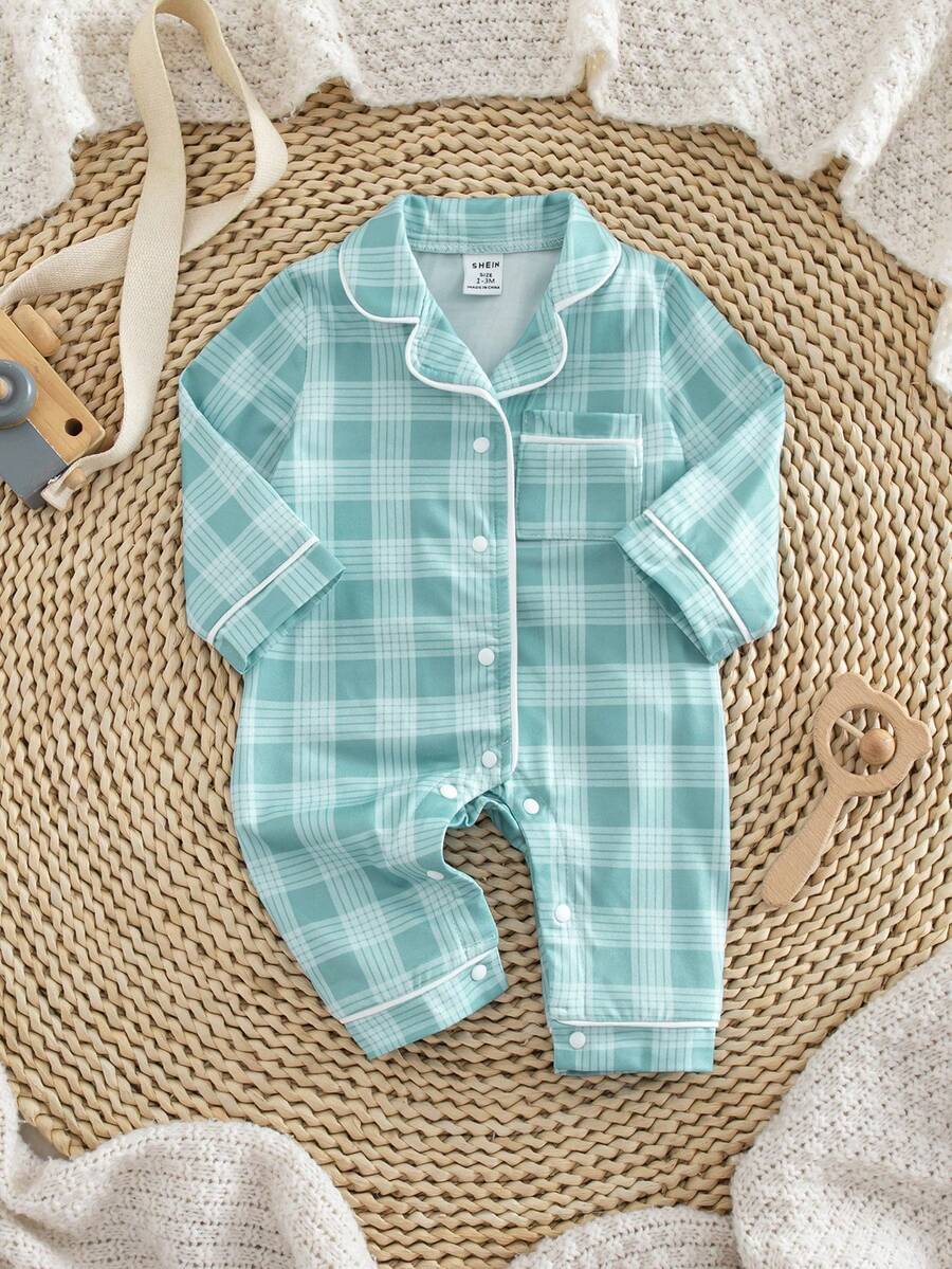 SHEIN Pijama con pies para recién nacidos, con estampado de dinosaurios de dibujos animados y ribete con cordón, de tela suave y cómoda - Verde - Ver 1