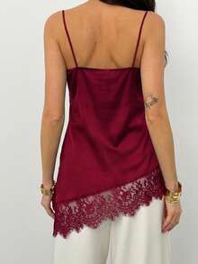 Aloruh Kamisol Wanita Warna Polos dengan Detail Renda Kontras dan Hem Asimetris - Burgundy - View 2