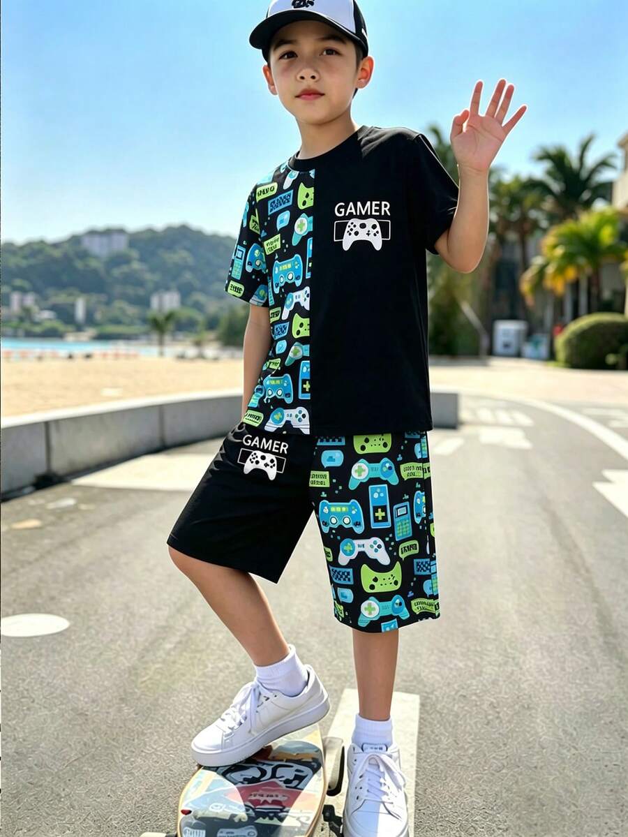 SHEIN Fantacosmos 青少年男孩游戏手柄及复古游戏图案短袖圆领T恤和短裤休闲套装,适合夏季日常穿着和户外运动 - 黑色 - 查看 1