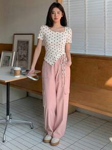 DAZY 女款休閒波點印花抽繩設計不對稱下擺短袖T恤，夏季可愛圖案上衣，外出穿搭上衣 - 彩色 - 查看 4