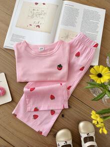 SHEIN Vintaside Kids 女嬰夏季T恤套裝 可愛粉色草莓圓領短袖上衣搭配條紋寬腿褲 親子款俏皮穿搭 - 粉色 - 查看 6