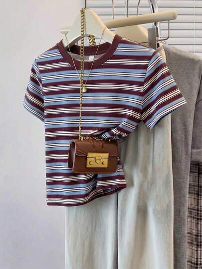 Attitoon Lässiges, minimalistisches Damen T-Shirt mit Rundhalsausschnitt, Kurzarm und Kontrast-Streifendruck, locker geschnitten. Geeignet für Ausflüge, Straßenmode, Flughafen, Chic, Strandurlaub
