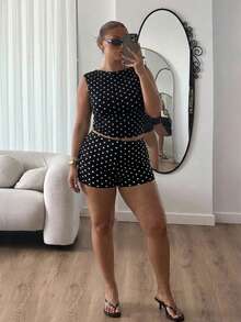 GalTyme 大码女式波点印花不对称肩部上衣和短裤休闲两件套 - 彩色 - 查看 4