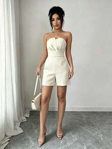 SHEIN Raffinéa Bộ quần short liền thân không dây vai dành cho nữ, thiết kế không dây vai xếp ly thời trang mới. Thiết kế dây rút ở eo, cạp chun co giãn; có túi. - Màu be - Xem 6