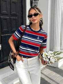 SHEIN Frenchy Áo thun nữ dáng rộng, cổ tròn, phối màu tương phản, họa tiết kẻ sọc hải quân, phong cách tối giản thường ngày, phù hợp cho các buổi đi chơi, phong cách đường phố, vẻ đẹp cổ điển sang trọng, lãng mạn và thanh lịch. - Nhiều màu - Xem 6