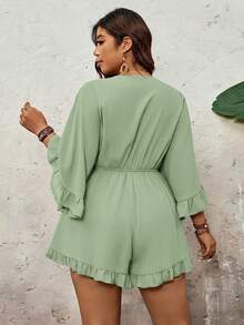 SHEIN VCAY Mono de talla grande con mangas de murciélago, dobladillo con volantes y cintura con lazo, unicolor para vacaciones - Verde Oliva - Ver 2