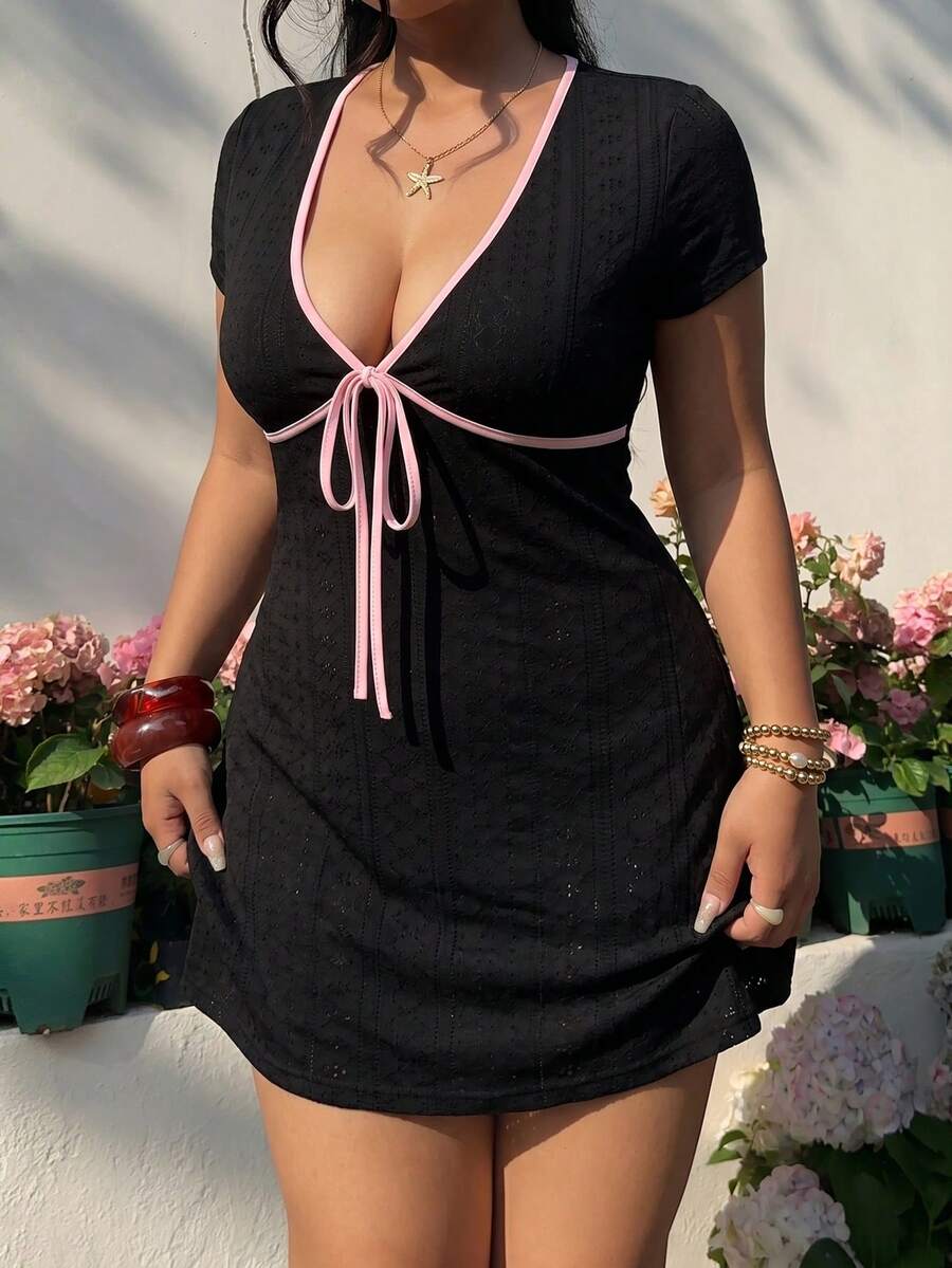GalTyme 大码女式前系带短袖性感连衣裙 - 黑色 - 查看 1