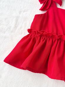 SHEIN Bộ đồ hè 2 mảnh cho bé gái, áo yếm màu đỏ và quần short denim thêu hình quả anh đào, thích hợp cho đi chơi, mặc ở nhà, chơi thể thao nhẹ và dự tiệc vui vẻ. - Đỏ - Xem 7