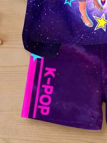 少女T恤套装，酷炫K-POP星空主题，紫色底色搭配霓虹星星和闪亮女团图案，短袖+短裤，青春偶像风 - 彩色 - 查看 5