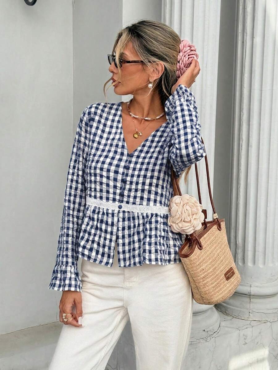 SHEIN Frenchy Áo kiểu nữ thời trang kẻ caro, cài cúc nửa thân, phối ren, cổ chữ V, tay dài. - Màu xanh lam - Xem 1