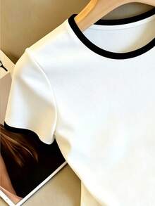 SHEIN Franclia Camiseta de mujer de manga corta elegante con bordados, con detalles de etiqueta negra, adecuada para ocasiones románticas, casuales y al aire libre, opción perfecta para primavera y verano - Blanco - Ver 3