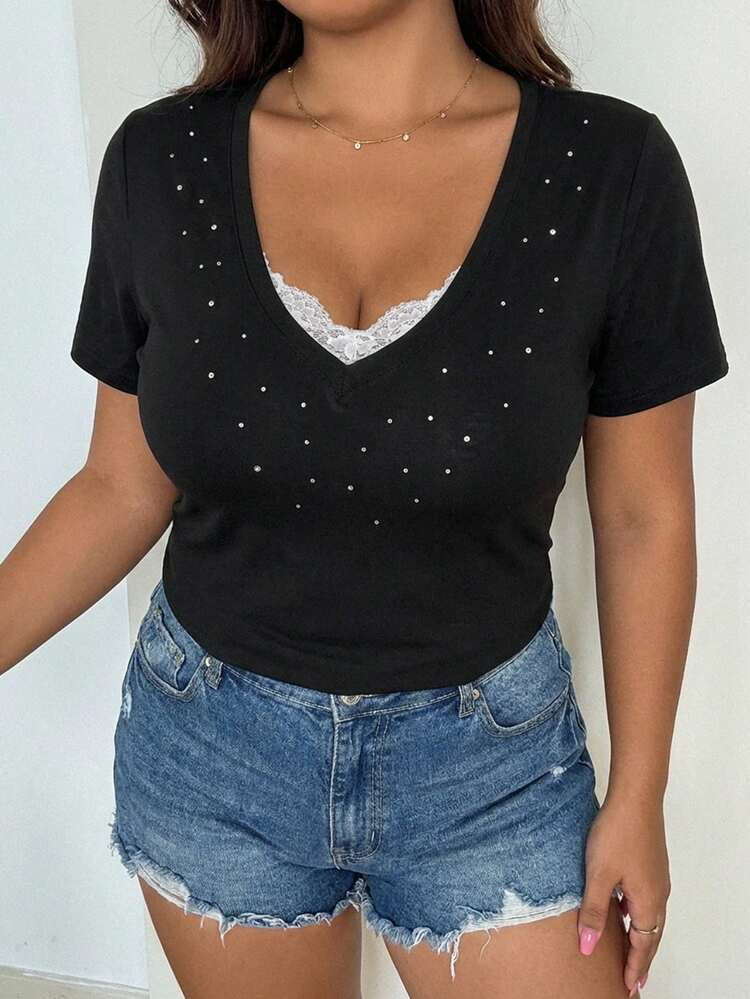 Dazy Plus Solid Color Elastic Wrap Rhinestone Decor Casual Blogger V-Neck Short Sleeve Black Versatile Plus Size Women T-Shirt, Spring/Summer Crop Top