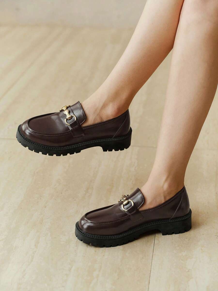 Alvarani Giày sandal đế xuồng màu đen thời trang mùa xuân/hè, mũi tròn, đế dày, thiết kế dây xích, đa năng dành cho nữ, thích hợp cho các bữa tiệc âm nhạc Eid Al-Adha.