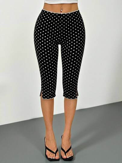 SHEIN PETITE Quần lửng nữ dáng ôm in chấm bi, thích hợp mặc đi chơi hoặc đi học.