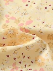 EMERY ROSE Women's Ditsy Floral Regular Fit Vacation Casual Commute Shirt With Ruffle Sleeves - Light Yellow - View 3