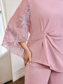 SHEIN Clasi 大码女装两件套：蕾丝拼接扭结袖上衣和裤子 - 粉色 - 查看 11