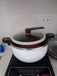 1 nồi áp suất bằng sắt chất lượng cao, dung tích 8 lít, phù hợp với bếp từ và bếp ga. - Nhiều màu - Xem 1