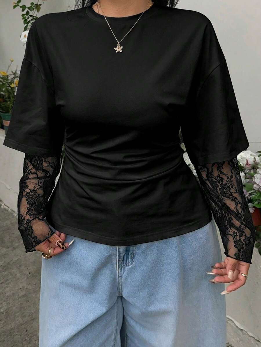 GalTyme 大码女式蕾丝拼接荷叶边圆领T恤 - 黑色 - 查看 1